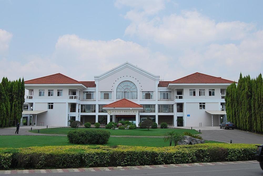 Yunnan Dianchi Garden Resort Hotel & Spa Kunming Exterior photo