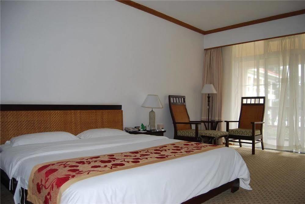 Yunnan Dianchi Garden Resort Hotel & Spa Kunming Exterior photo